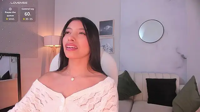 Snapshot of Tiffany_Low chatting on 01.18.26 Tiffany Low online show from 01.18.26