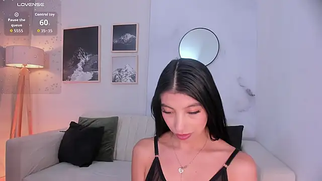 Snapshot of Tiffany_Low chatting on 01.19.26 Tiffany Low online show from 01.19.26