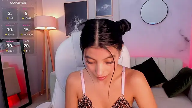 Snapshot of Tiffany_Low chatting on 02.02.26 Tiffany Low online show from 02.02.26