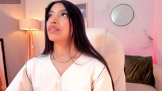 Snapshot of Tiffany_Low chatting on 02.09.26 Tiffany Low online show from 02.09.26