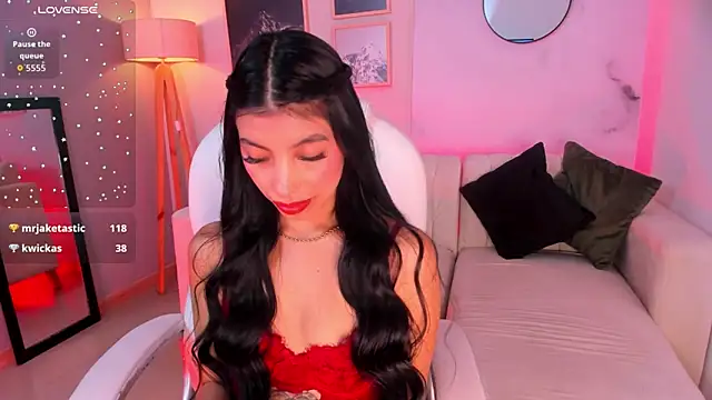 Snapshot of Tiffany_Low chatting on 02.14.26 Tiffany Low online show from 02.14.26