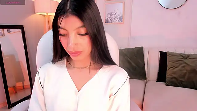 Snapshot of Tiffany_Low chatting on 02.25.26 Tiffany Low online show from 02.25.26