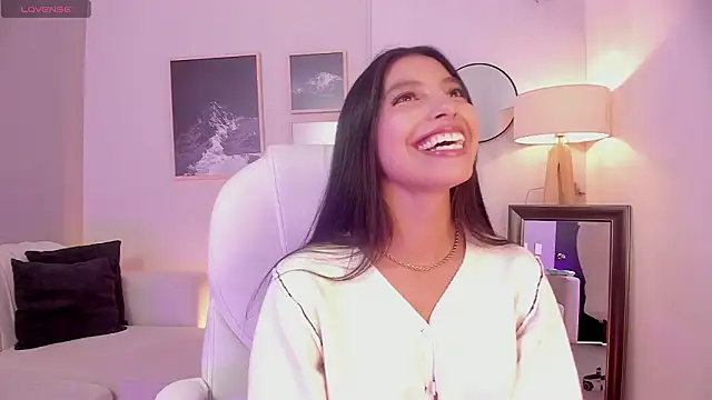 Snapshot of Tiffany_Low chatting on 03.15.26 Tiffany Low online show from 03.15.26