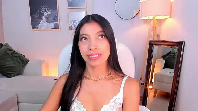 Snapshot of Tiffany_Low chatting on 04.06.26 Tiffany Low online show from 04.06.26