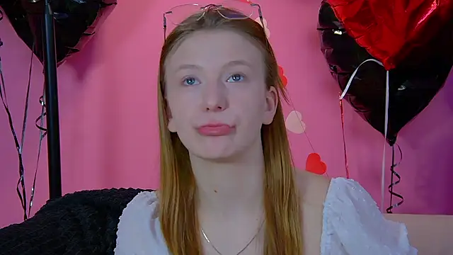 Snapshot of BeatriceBinoche chatting on 02.20.26 BeatriceBinoche online show from 02.20.26