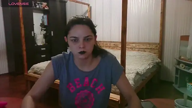 Snapshot of EthelsLover chatting on 12.16.25 EthelsLover online show from 12.16.25