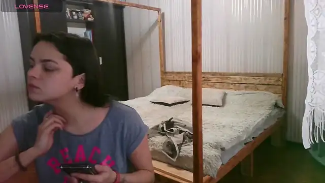 Snapshot of EthelsLover chatting on 12.17.25 EthelsLover online show from 12.17.25