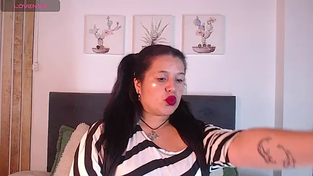 Andrea secret  online show from 10.12.25