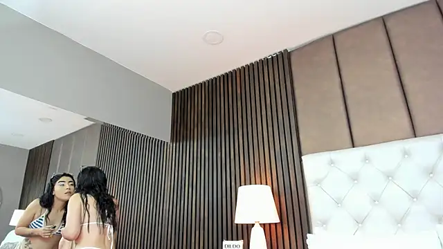 Snapshot of SamyySwet chatting on 10.27.25 SamyySwet online show from 10.27.25