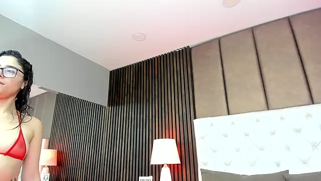 Snapshot of SamyySwet chatting on 11.18.25 SamyySwet online show from 11.18.25