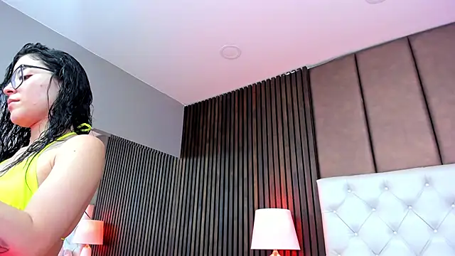 Snapshot of SamyySwet chatting on 11.20.25 SamyySwet online show from 11.20.25