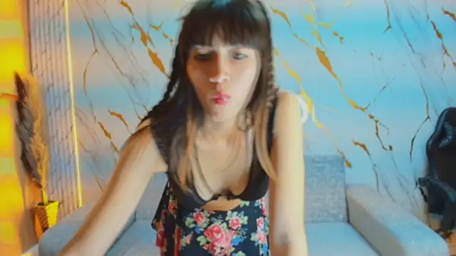 Isabella Blondetf online show from 10.29.25