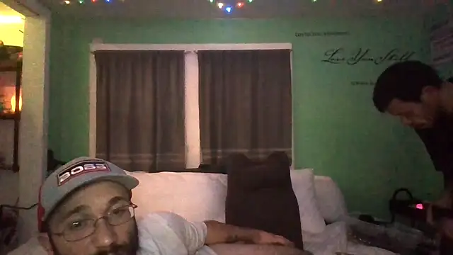 Snapshot of versatilevortex chatting on 11.15.25 versatilevortex online show from 11.15.25