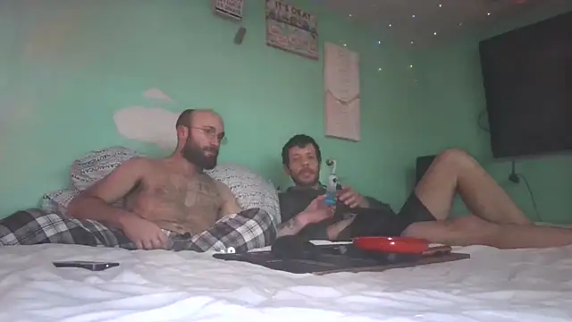 Snapshot of versatilevortex chatting on 12.16.25 versatilevortex online show from 12.16.25