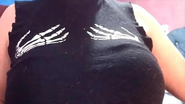 Snapshot of Lisa_Squirt_Hot chatting on 11.10.25 Lisa Squirt Hot online show from 11.10.25