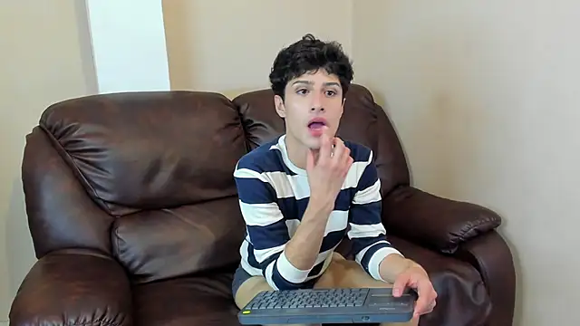 Snapshot of Xam_Collen chatting on 01.10.26 Xam Collen online show from 01.10.26