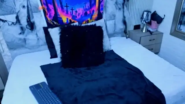 sofiagutierrez   online show from 10.25.25