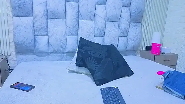 sofiagutierrez   online show from 11.09.25