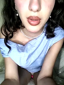 Emily-hottson online show from 09.25.25