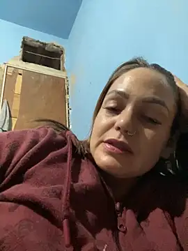 Snapshot of priscila_luv chatting on 09.28.25 priscila luv online show from 09.28.25