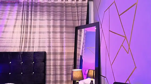 Snapshot of Angel-dragun chatting on 11.21.25 Angel-dragun online show from 11.21.25