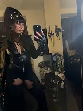 Snapshot of darksiren1 chatting on 09.25.25 darksiren1 online show from 09.25.25