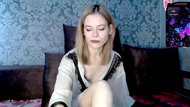 Kate  Loves online show from 12.17.25