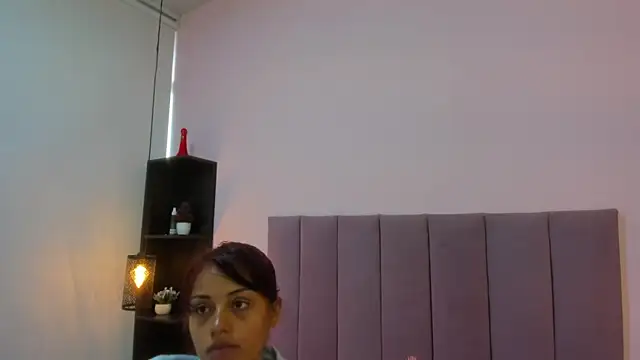 HoollyHendrix online show from 10.23.25