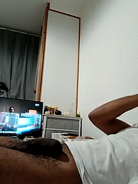 Snapshot of Mikaaa97 chatting on 11.16.25 Mikaaa97 online show from 11.16.25