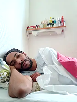 Snapshot of Mikaaa97 chatting on 12.14.25 Mikaaa97 online show from 12.14.25