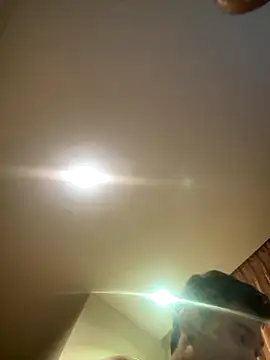 Snapshot of RoyDino chatting on 10.09.25 RoyDino online show from 10.09.25