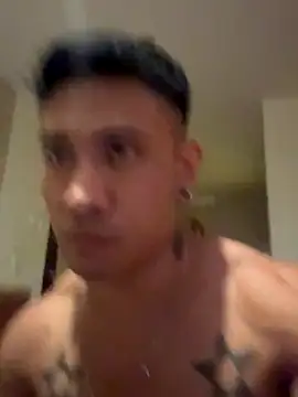 Snapshot of RoyDino chatting on 10.13.25 RoyDino online show from 10.13.25