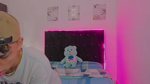 Snapshot of Zacktorres_ chatting on 09.27.25 Zacktorres  online show from 09.27.25