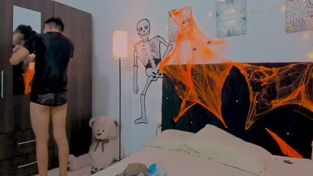 Snapshot of Zacktorres_ chatting on 10.20.25 Zacktorres  online show from 10.20.25