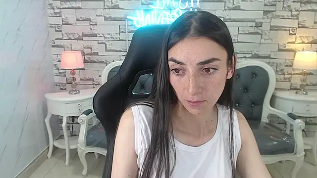 Maily a  online show from 09.26.25