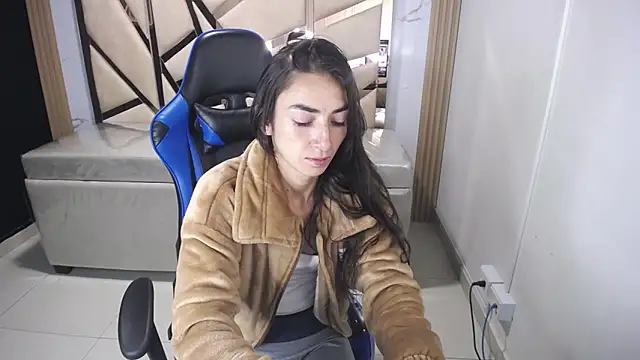 Maily a  online show from 11.27.25