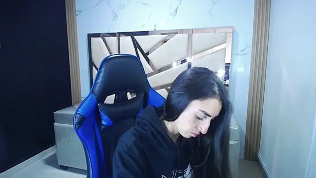 Maily a  online show from 12.16.25