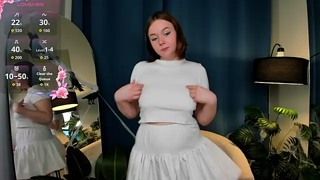 Sophi X online show from 10.28.25