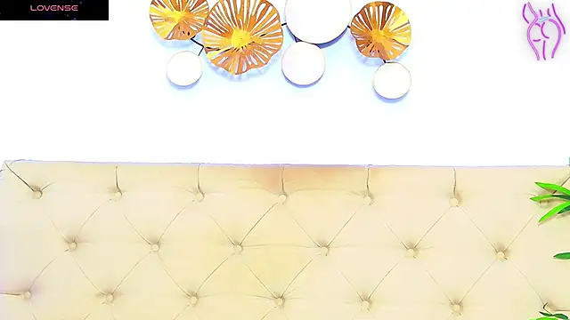 Snapshot of CoraVex chatting on 09.30.25 CoraVex online show from 09.30.25