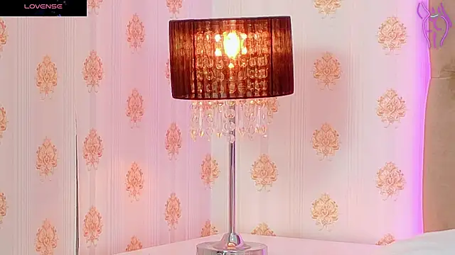 Snapshot of CoraVex chatting on 10.14.25 CoraVex online show from 10.14.25