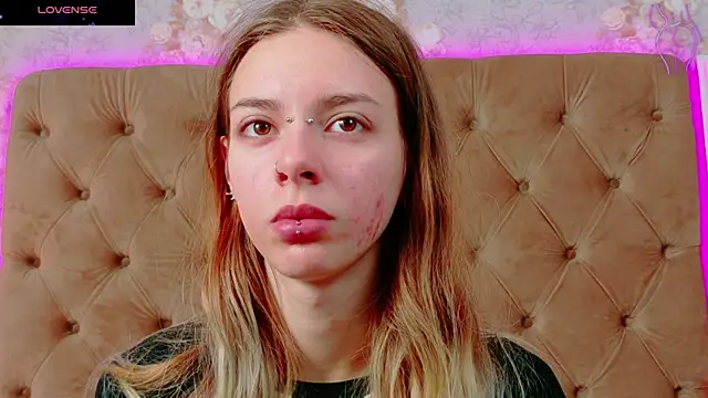 Snapshot of CoraVex chatting on 10.15.25 CoraVex online show from 10.15.25