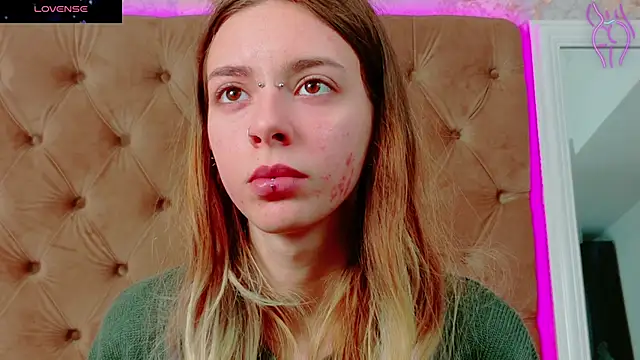 Snapshot of CoraVex chatting on 10.16.25 CoraVex online show from 10.16.25