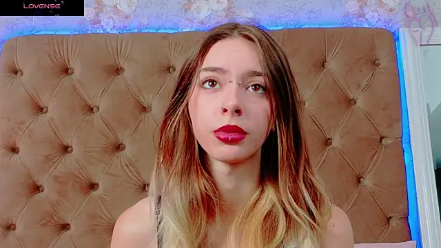 Snapshot of CoraVex chatting on 10.22.25 CoraVex online show from 10.22.25