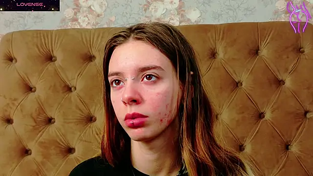 Snapshot of CoraVex chatting on 11.30.25 CoraVex online show from 11.30.25