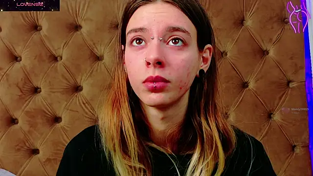 Snapshot of CoraVex chatting on 12.02.25 CoraVex online show from 12.02.25