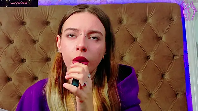 Snapshot of CoraVex chatting on 12.05.25 CoraVex online show from 12.05.25