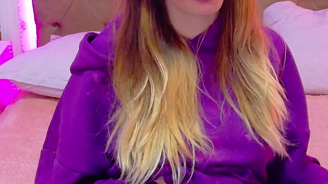 CoraVex online show from 04.05.26