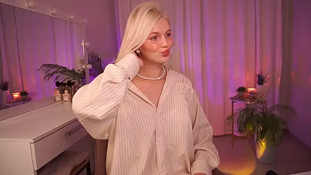 Amelia Wells online show from 09.24.25