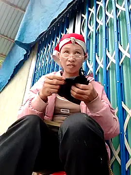 donna-bae online show from 10.25.25