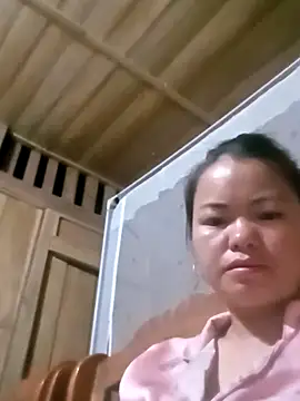 emly-xinh18 online show from 09.18.25